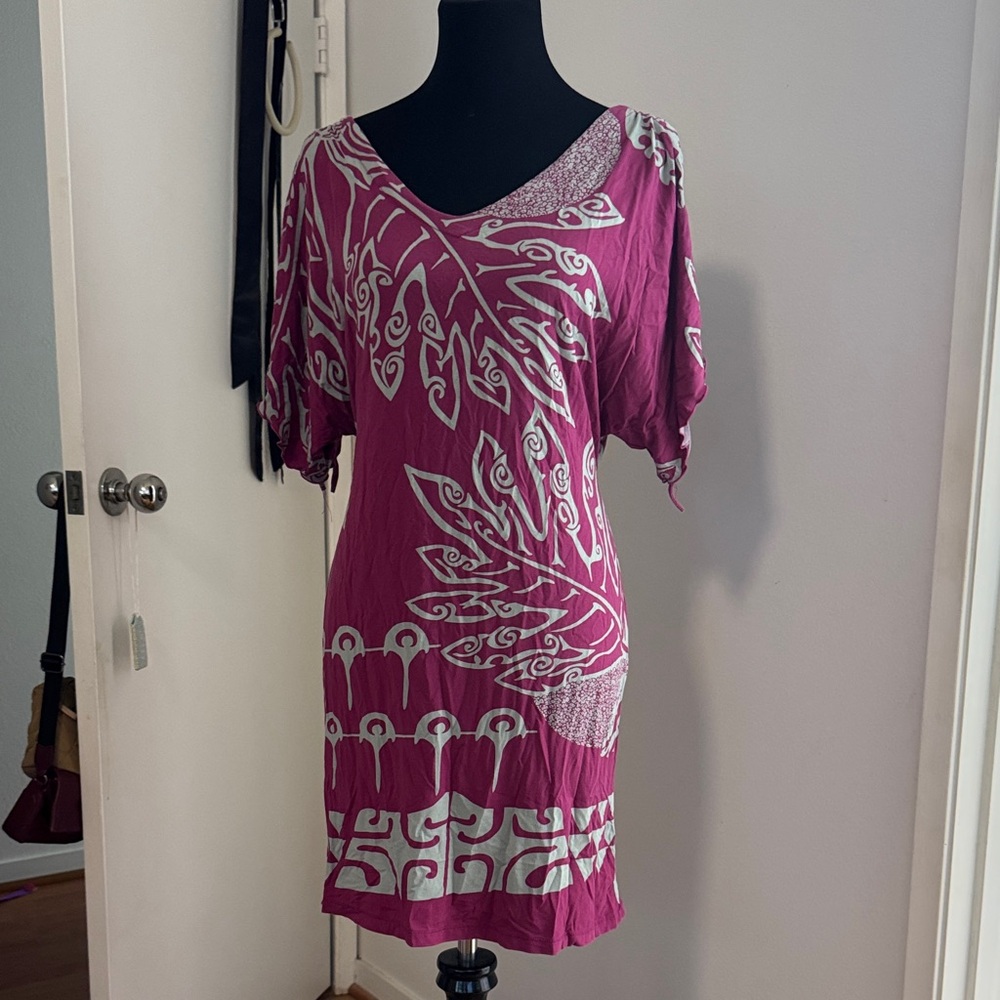 Elegant Maroon and Gray Leaf Pattern Mini Dress